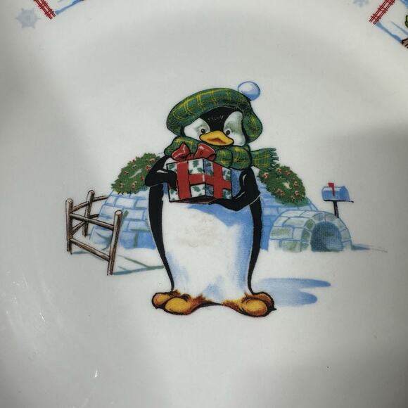 Mulberry Home Essentials 2007 Penguin Holiday Christmas Dinner Plate 10.75" - Picture 2 of 6